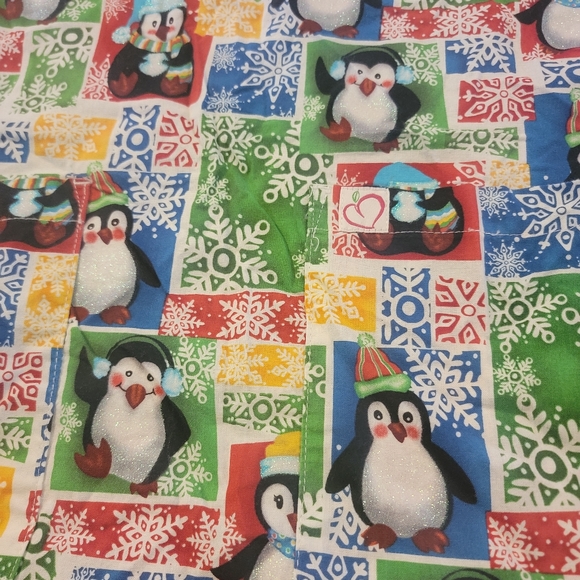 Peaches Uniform Glittle Penguin Scrub Top - Size XL - Picture 3 of 5